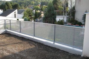 plotové diely s výplňou dierovaný plech