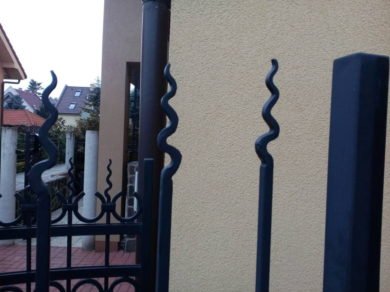 plotové diely z kovaných prvkov