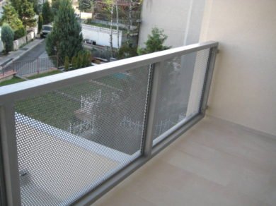 balkónové zábradlie s výplňou dierovaný plech