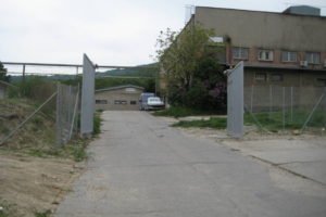 dvojkrídlová brána s motorickým ovládaním