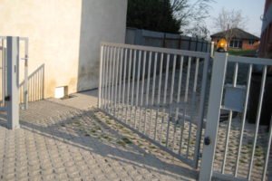 krídlová brána s motorickým ovládaním