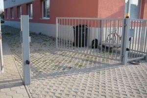 krídlová brána s motorickým ovládaním