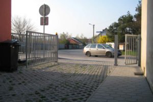 krídlová brána s motorickým ovládaním
